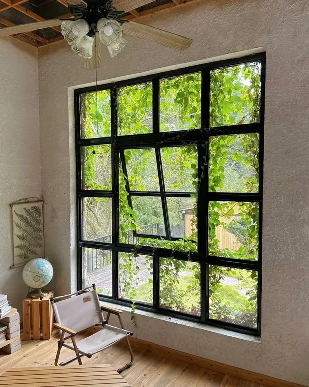 Awning Window — photo 1