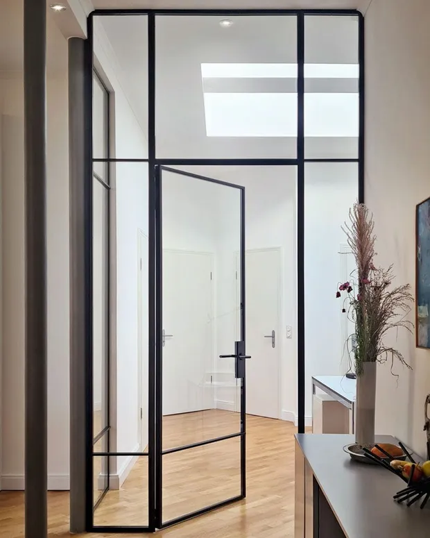 Hinged Door — photo 12