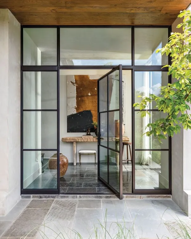 Pivot Door — photo 2