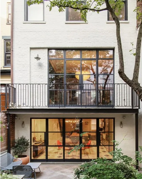 White Brick Townhouse — Brooklyn, New York, USA