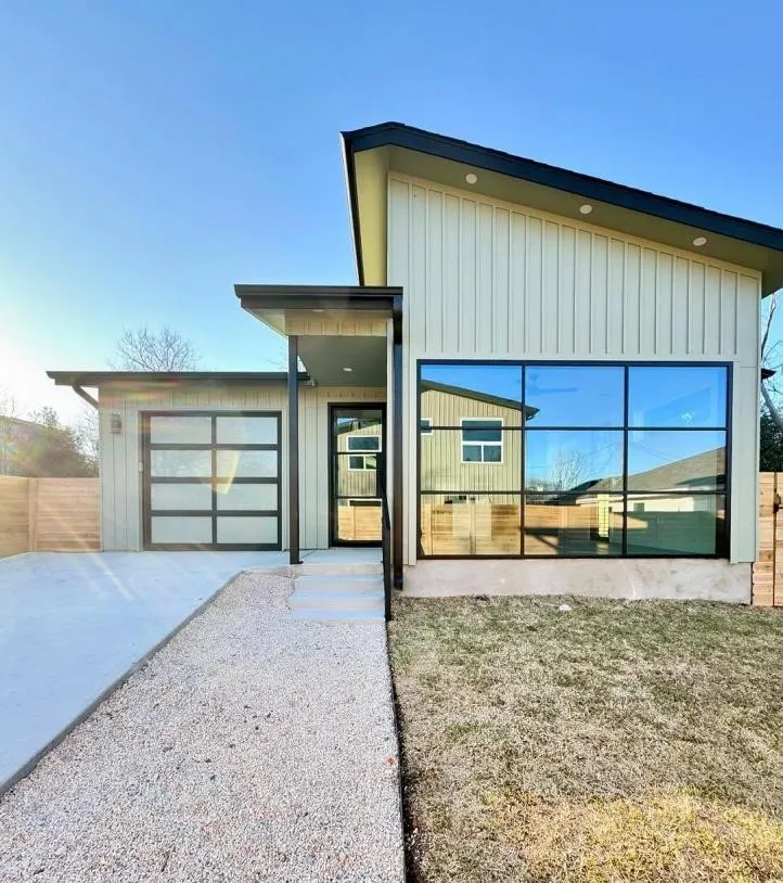 Modern Minimalist American Ranch — Austin, Texas, USA