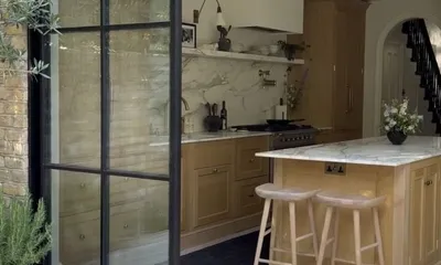 Sliding Door