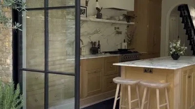Sliding Door